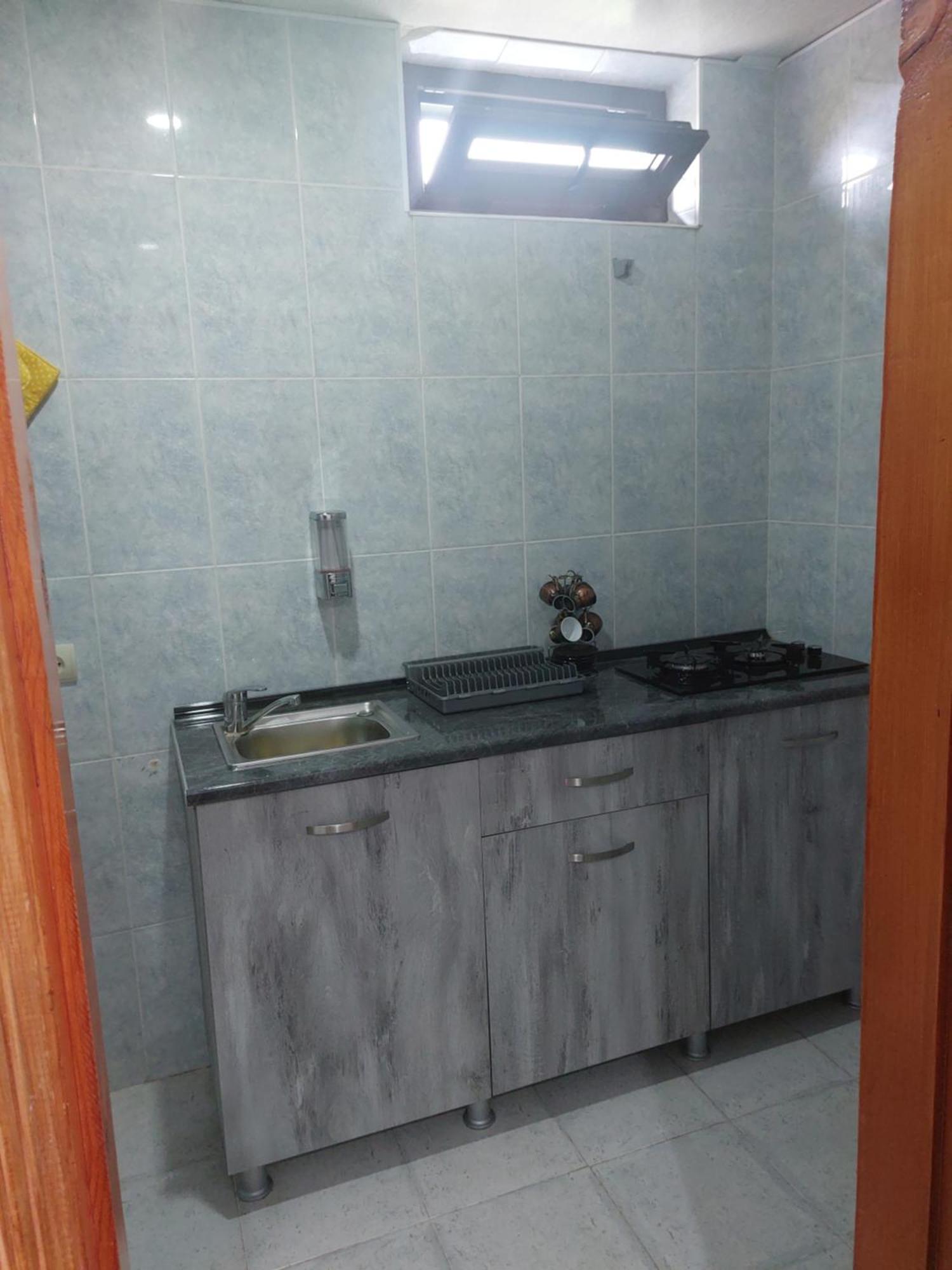 Sunny House Kobuleti Hotell Rom bilde
